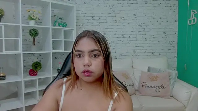 Snapshot of esmeralda_cuisman chatting on January 15, 2026, 11:37 am esmeralda cuisman online show from January 15, 2026, 11:37 am