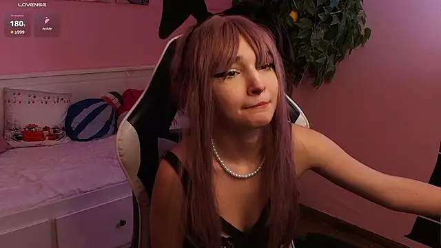 Lily  Loo online show from January 11, 2026, 5:07 pm