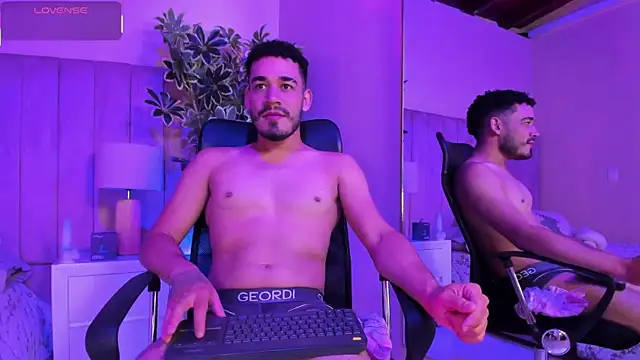 Snapshot of aries_unbound chatting on January 12, 2026, 12:54 pm aries unbound online show from January 12, 2026, 12:54 pm