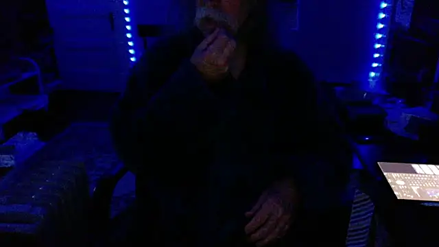 LickYourYoni online show from April 2, 2026, 1:42 pm