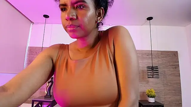 Ellie-Alves online show from June 23, 2026, 4:27 pm
