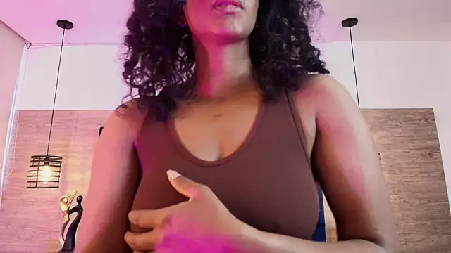 Ellie-Alves online show from July 15, 2026, 1:49 pm