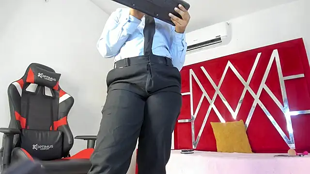 sweetdesireasm online show from February 13, 2026, 8:27 pm