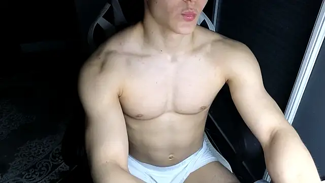 Snapshot of madisonboy chatting on February 3, 2026, 10:04 pm madisonboy online show from February 3, 2026, 10:04 pm