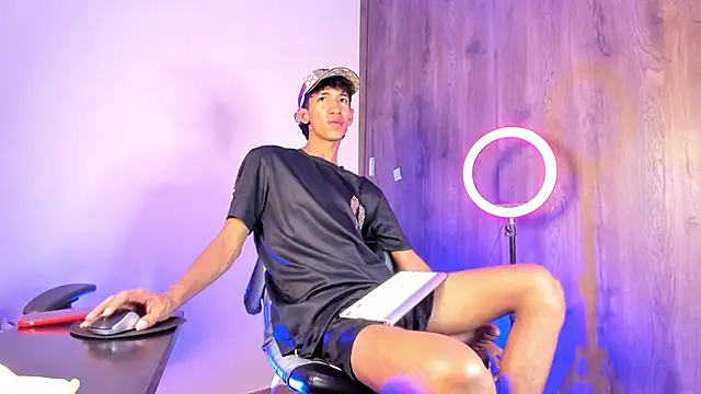 Snapshot of neitan_miller_ chatting on February 7, 2026, 2:37 am neitan miller online show from February 7, 2026, 2:37 am