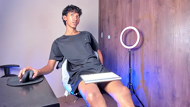 Snapshot of neitan_miller_ chatting on February 10, 2026, 12:04 am neitan miller online show from February 10, 2026, 12:04 am