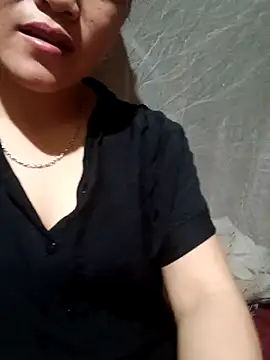 Snapshot of Nelina- chatting on January 15, 2026, 1:32 am Nelina- online show from January 15, 2026, 1:32 am