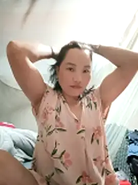 yu--yo online show from April 6, 2026, 10:44 pm