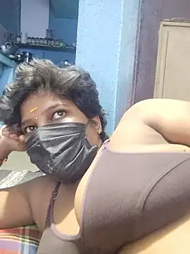 divyasree1431 online show from February 12, 2026, 7:42 pm