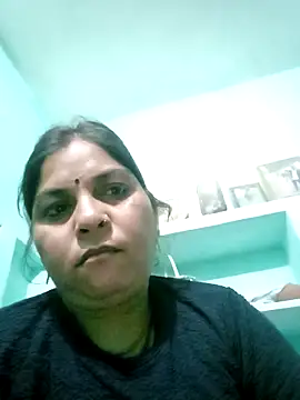 Rashmi2563 online show from May 2, 2026, 11:21 pm