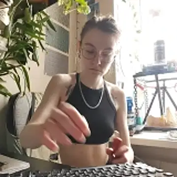 Snapshot of Shy_Bamby chatting on February 19, 2026, 12:23 pm Shy Bamby online show from February 19, 2026, 12:23 pm