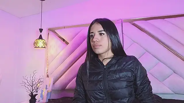 zoevg online show from March 14, 2026, 12:32 pm