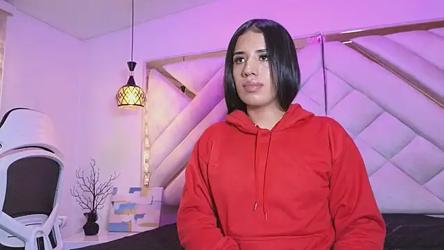 zoevg online show from April 8, 2026, 12:05 pm