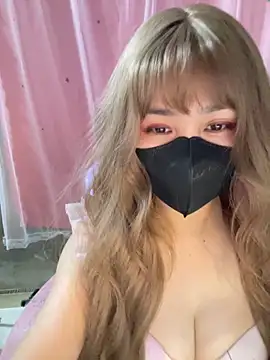 -Violet-t online show from May 26, 2026, 12:12 pm