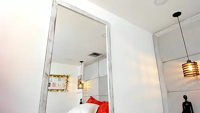 Snapshot of IvonneOwen chatting on February 20, 2026, 6:26 am IvonneOwen online show from February 20, 2026, 6:26 am