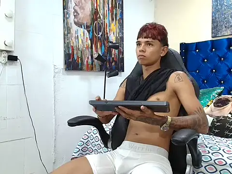 Snapshot of angelcutexx18 chatting on March 4, 2026, 5:30 pm angelcutexx18 online show from March 4, 2026, 5:30 pm