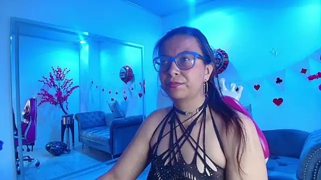 Amber  rouge online show from February 12, 2026, 3:23 am