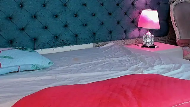 Snapshot of TinyRosee chatting on February 22, 2026, 2:48 pm TinyRosee online show from February 22, 2026, 2:48 pm