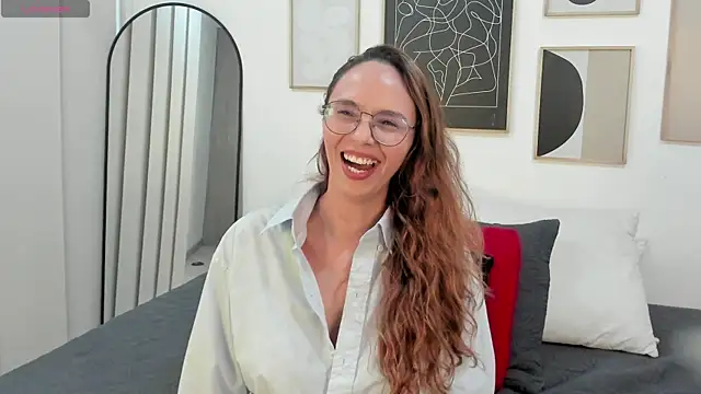 Snapshot of Julianneharris chatting on July 11, 2026, 3:04 pm Julianneharris online show from July 11, 2026, 3:04 pm