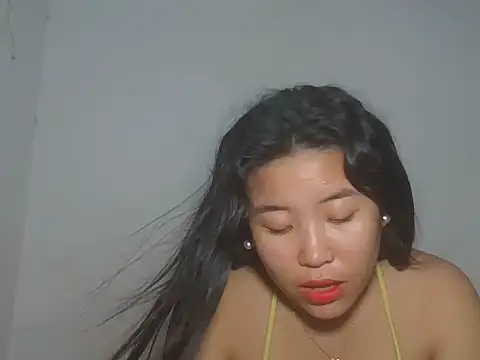 Zyeiii online show from June 5, 2026, 6:57 pm