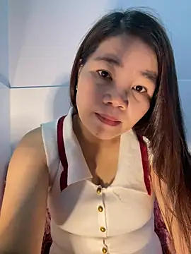 Benguyet6868 online show from January 15, 2026, 12:32 pm