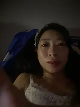 Snapshot of Mayly_lucky2 chatting on July 11, 2026, 10:44 pm Mayly lucky2 online show from July 11, 2026, 10:44 pm