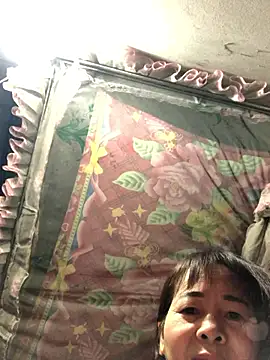 Snapshot of -Mery- chatting on January 8, 2026, 10:23 pm -Mery- online show from January 8, 2026, 10:23 pm