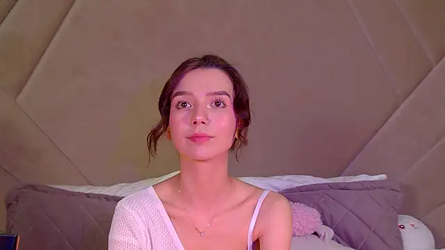 VanessaVienne online show from March 21, 2026, 4:32 pm