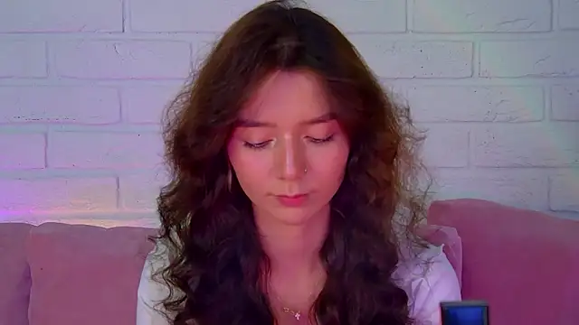 VanessaVienne online show from March 22, 2026, 4:21 pm