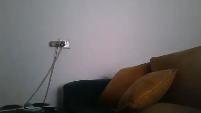 Snapshot of Winterslender chatting on April 18, 2026, 8:29 am Winterslender online show from April 18, 2026, 8:29 am