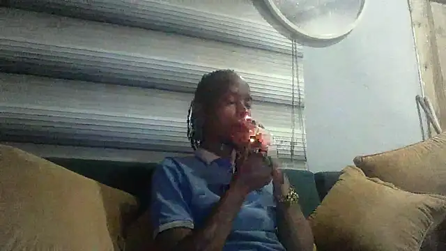 Snapshot of Winterslender chatting on May 10, 2026, 4:12 pm Winterslender online show from May 10, 2026, 4:12 pm