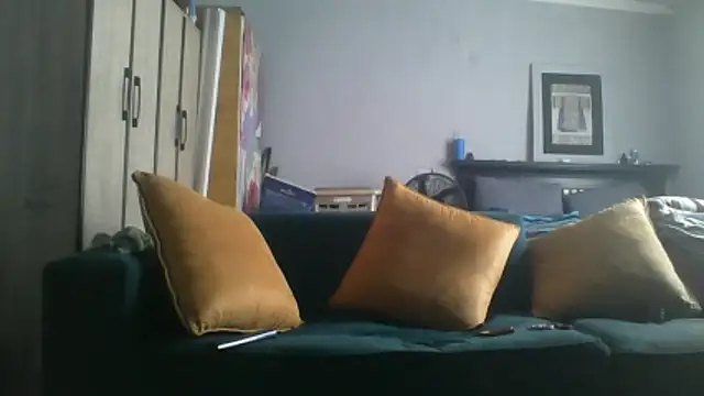 Snapshot of Winterslender chatting on May 16, 2026, 7:05 am Winterslender online show from May 16, 2026, 7:05 am