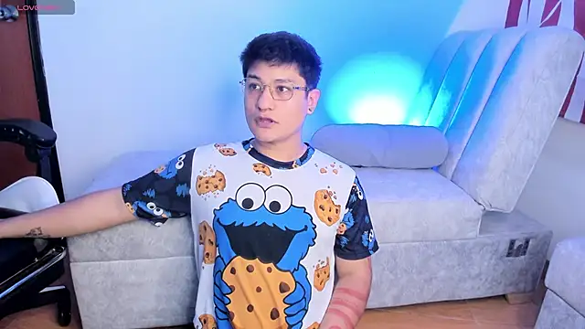 Theo Rowan online show from February 13, 2026, 6:48 pm