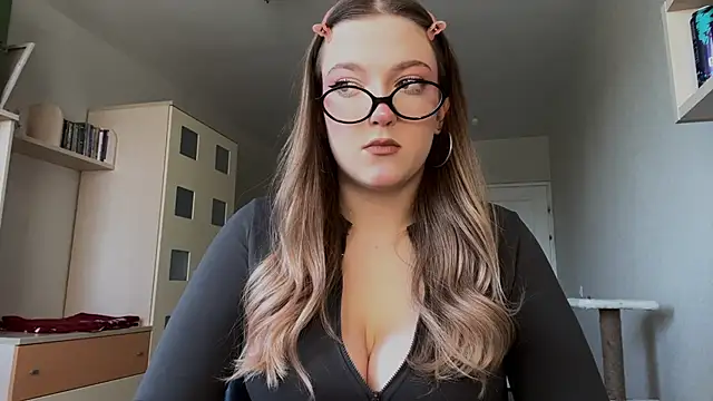 JammieMickiewicz online show from April 2, 2026, 11:19 am