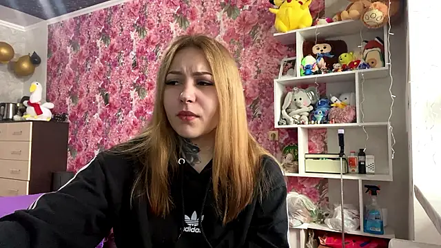 Snapshot of TraciBallena chatting on February 11, 2026, 9:03 am TraciBallena online show from February 11, 2026, 9:03 am