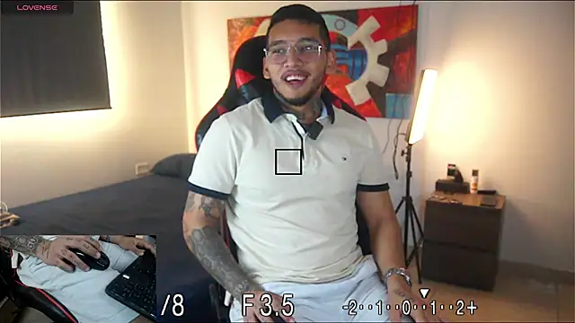 Snapshot of EvanVelvet chatting on February 11, 2026, 12:54 pm EvanVelvet online show from February 11, 2026, 12:54 pm