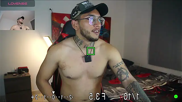 Snapshot of EvanVelvet chatting on February 16, 2026, 11:01 pm EvanVelvet online show from February 16, 2026, 11:01 pm