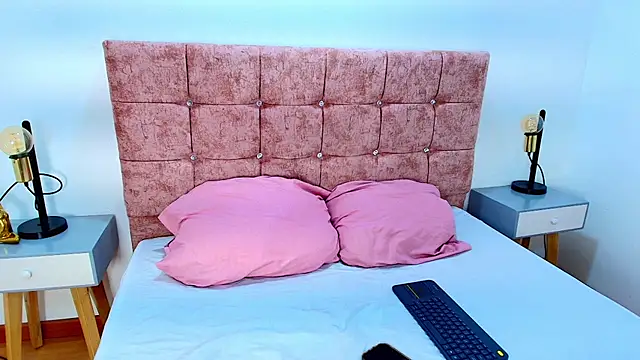 Veronica Wins  online show from January 11, 2026, 7:08 pm