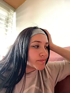 Snapshot of Veronica_Wins_ chatting on February 16, 2026, 6:26 pm Veronica Wins online show from February 16, 2026, 6:26 pm