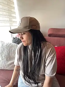 Snapshot of Veronica_Wins_ chatting on February 17, 2026, 7:31 pm Veronica Wins online show from February 17, 2026, 7:31 pm