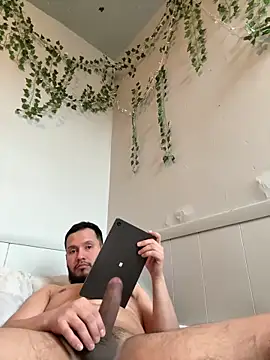 Snapshot of Ser02hot_latino chatting on March 3, 2026, 6:25 pm Ser02hot latino online show from March 3, 2026, 6:25 pm