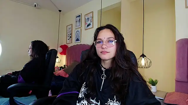 Hanabie  online show from February 27, 2026, 3:39 am