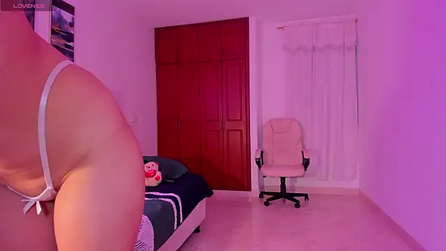 rosse taylorx1 online show from February 28, 2026, 6:53 pm