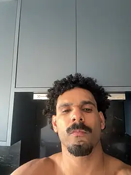 Snapshot of Gustavo17model chatting on January 8, 2026, 7:27 pm Gustavo17model online show from January 8, 2026, 7:27 pm