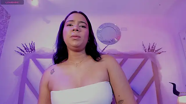 Snapshot of Alexxa_Carter chatting on February 8, 2026, 8:23 pm Alexxa Carter online show from February 8, 2026, 8:23 pm