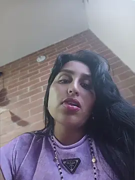 LunaRouuse  online show from June 3, 2026, 10:59 pm