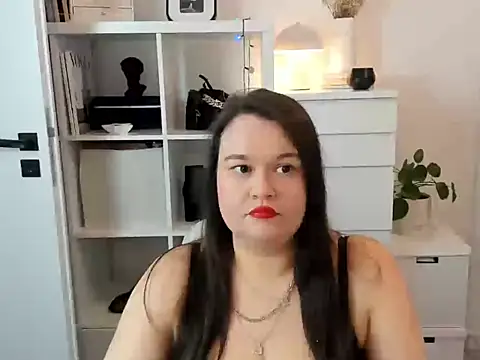 Snapshot of HollyDanceSoul chatting on February 25, 2026, 6:56 am HollyDanceSoul online show from February 25, 2026, 6:56 am