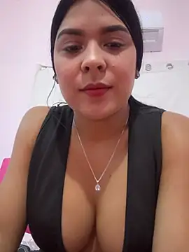 Snapshot of Victoria_Shy chatting on January 13, 2026, 2:17 am Victoria Shy online show from January 13, 2026, 2:17 am