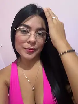 Snapshot of Victoria_Shy chatting on January 14, 2026, 2:06 am Victoria Shy online show from January 14, 2026, 2:06 am