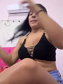 Snapshot of Victoria_Shy chatting on January 15, 2026, 2:16 am Victoria Shy online show from January 15, 2026, 2:16 am